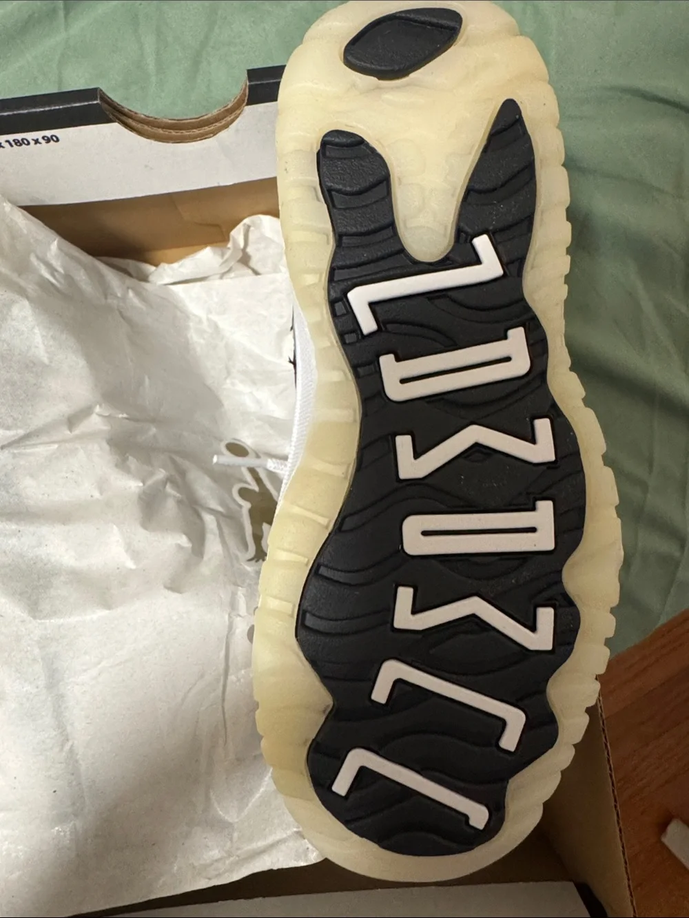 Jordan Kids Retro 11 Sneakers in White, Black & Gold